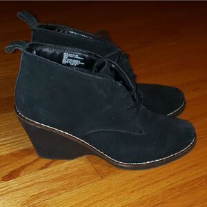 White Mountain black leather booties